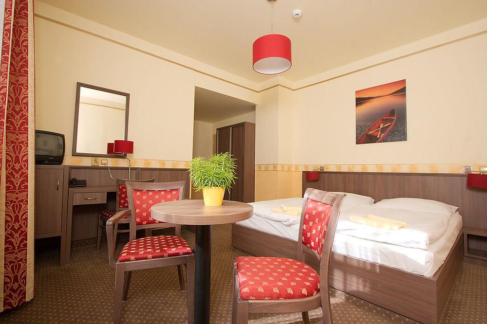 Hotel Ostruvek Prag Eksteriør billede